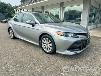 2018 TOYOTA CAMRY LE 4T1B11HK5JU584516 - główne zdjęcie licytacji z USA - miniatura