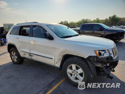 Czwarte zdjęcie samochodu z boku: 2011 JEEP GRAND CHEROKEE LAREDO VIN:1J4RR4GG7BC572296 - miniatura