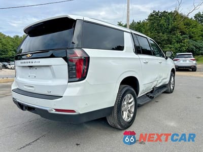 Trzecie zdjęcie samochodu z tyłu: 2025 CHEVROLET SUBURBAN K1500 LT VIN:1GNS6CRDXSR290820 - miniatura