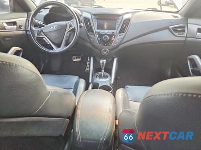 Zdjęcie 8 z 12 samochodu: 2016 HYUNDAI VELOSTER TURBO VIN:KMHTC6AE7GU275512 - miniatura