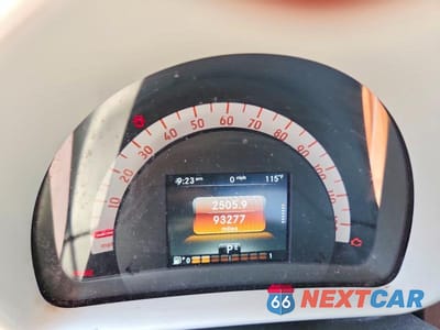 Zdjęcie 9 z 12 samochodu: 2016 SMART FORTWO VIN:WMEFJ5DA7GK071929 - miniatura