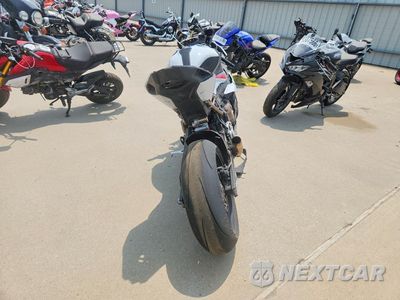 Czwarte zdjęcie samochodu z boku: 2022 BMW S 1000 RR VIN:WB10E2300N6G05858 - miniatura