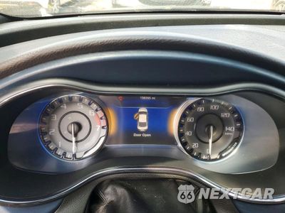 Zdjęcie 9 z 12 samochodu: 2015 CHRYSLER 200 S VIN:1C3CCCBB1FN547217 - miniatura