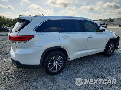 Trzecie zdjęcie samochodu z tyłu: 2018 TOYOTA HIGHLANDER XLE VIN:5TDKZRFH5JS542287 - miniatura
