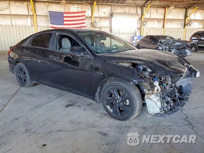 Czwarte zdjęcie samochodu z boku: 2022 HYUNDAI ELANTRA VIN:KMHLM4AG3NU219020 - miniatura