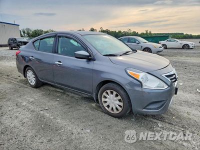 Czwarte zdjęcie samochodu z boku: 2016 NISSAN VERSA 1.6 SV VIN:3N1CN7AP5GL908897 - miniatura