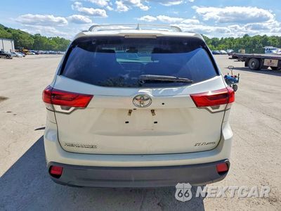 Zdjęcie 6 z 14 samochodu: 2018 TOYOTA HIGHLANDER XLE VIN:5TDJZRFH8JS540920 - miniatura
