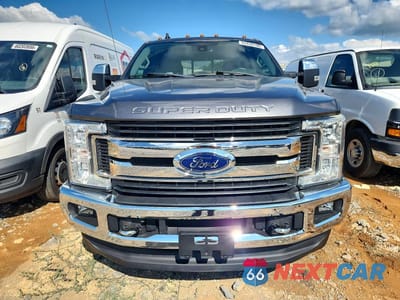 Piąte zdjęcie samochodu w środku: 2019 FORD F350 SUPER DUTY VIN:1FT8W3DTXKEF46429 - miniatura