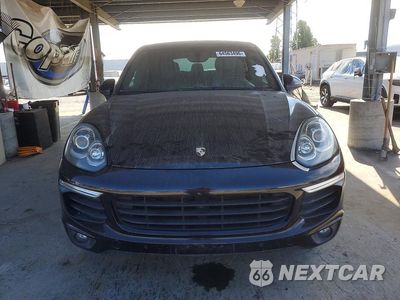 Piąte zdjęcie samochodu w środku: 2016 PORSCHE CAYENNE VIN:WP1AA2A25GKA12140 - miniatura