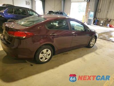 Trzecie zdjęcie samochodu z tyłu: 2018 KIA FORTE LX VIN:3KPFL4A77JE232642 - miniatura