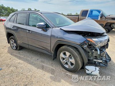 Czwarte zdjęcie samochodu z boku: 2023 TOYOTA RAV4 HYBRID XLE VIN:4T3RWRFV8PU100995 - miniatura