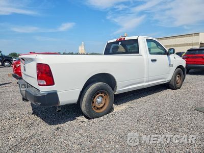 Trzecie zdjęcie samochodu z tyłu: 2018 RAM 1500 ST VIN:3C6JR6DG8JG167103 - miniatura