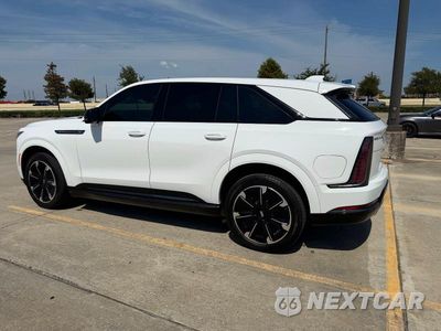 Trzecie zdjęcie samochodu z tyłu: 2025 CADILLAC ESCALADE IQ SPORT-2 VIN:1GYTEFKL0SU105099 - miniatura