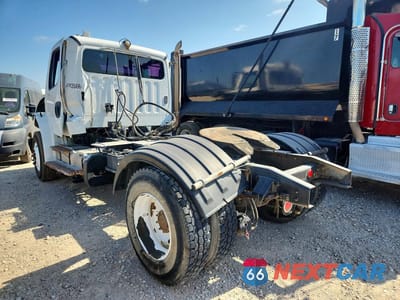 Drugie zdjęcie samochodu z przodu: 2015 FREIGHTLINER M2 106 MED VIN:1FUBCXCY7FHGJ9940 - miniatura