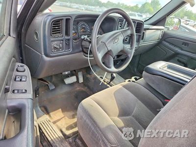 Zdjęcie 8 z 13 samochodu: 2005 CHEVROLET SILVERADO K1500 VIN:1GCEK14T45E234582 - miniatura