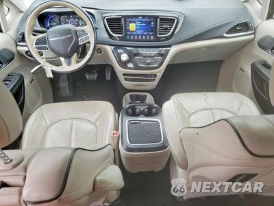 Zdjęcie 8 z 13 samochodu: 2018 CHRYSLER PACIFICA HYBRID LIMITED VIN:2C4RC1N76JR118653 - miniatura