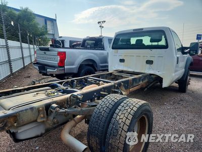 Trzecie zdjęcie samochodu z tyłu: 2016 FORD F550 SUPER DUTY VIN:1FDUF5HY7GEA04708 - miniatura