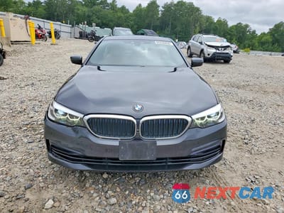 Piąte zdjęcie samochodu w środku: 2019 BMW 530XE VIN:WBAJB1C54KB375213 - miniatura