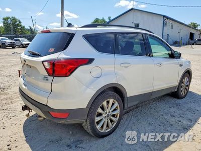 Trzecie zdjęcie samochodu z tyłu: 2019 FORD ESCAPE SEL VIN:1FMCU9HD5KUA73109 - miniatura