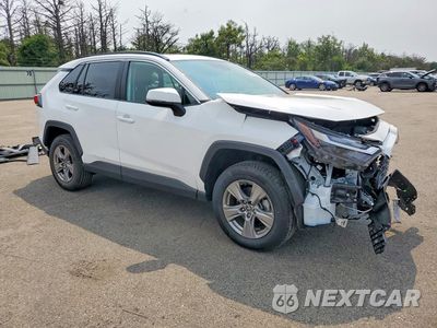 Czwarte zdjęcie samochodu z boku: 2024 TOYOTA RAV4 XLE VIN:2T3P1RFV7RC469552 - miniatura