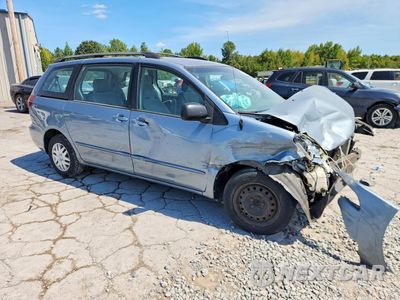 Czwarte zdjęcie samochodu z boku: 2004 TOYOTA SIENNA CE 7 PASSENGER VIN:5TDZA23C74S156884 - miniatura