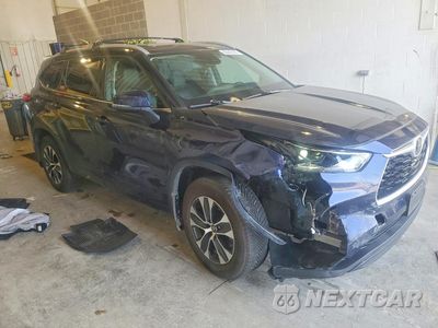 Czwarte zdjęcie samochodu z boku: 2022 TOYOTA HIGHLANDER XLE VIN:5TDGZRBH4NS240085 - miniatura