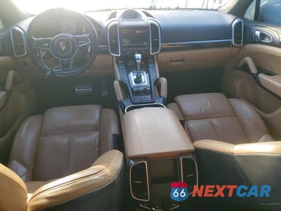 Zdjęcie 8 z 13 samochodu: 2016 PORSCHE CAYENNE SE HYBRID VIN:WP1AE2A24GLA16551 - miniatura