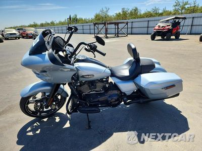 Trzecie zdjęcie samochodu z tyłu: 2024 HARLEY-DAVIDSON FLTRX ROAD VIN:1HD1KH727RB609557 - miniatura