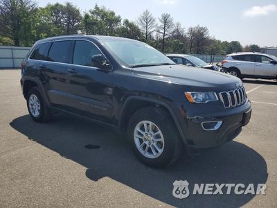 Czwarte zdjęcie samochodu z boku: 2018 JEEP GRAND CHEROKEE LAREDO VIN:1C4RJFAG7JC111535 - miniatura