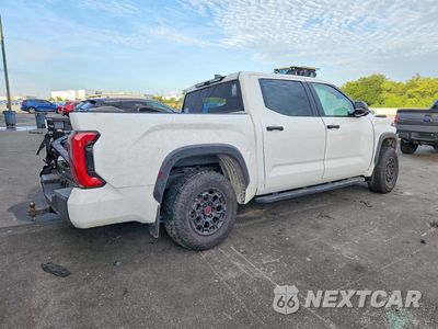 Trzecie zdjęcie samochodu z tyłu: 2026 TOYOTA TUNDRA TRD PRO HV VIN:5TFPC5DB2TX138245 - miniatura