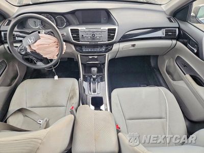 Zdjęcie 8 z 12 samochodu: 2016 HONDA ACCORD LX VIN:1HGCR2F38GA084039 - miniatura