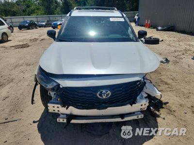 Piąte zdjęcie samochodu w środku: 2025 TOYOTA HIGHLANDER XSE VIN:5TDKDRBH4SS592930 - miniatura