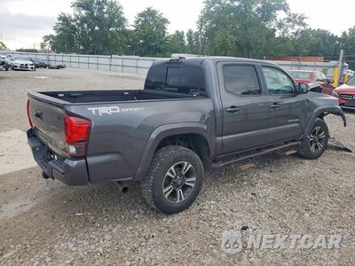 Trzecie zdjęcie samochodu z tyłu: 2018 TOYOTA TACOMA TRD SPORT VIN:3TMAZ5CN4JM074762 - miniatura