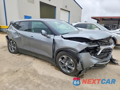 Czwarte zdjęcie samochodu z boku: 2025 CHEVROLET BLAZER 2LT VIN:3GNKBHR47SS206541 - miniatura