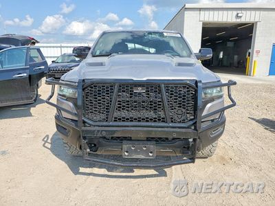 Piąte zdjęcie samochodu w środku: 2025 RAM 1500 REBEL VIN:1C6SRFLP7SN691910 - miniatura