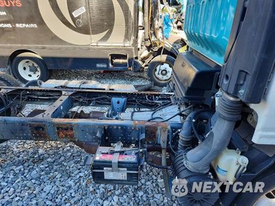 Zdjęcie 11 z 13 samochodu: 2019 ISUZU NPR HD VIN:54DC4W1B1KS811765 - miniatura