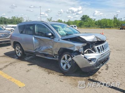Czwarte zdjęcie samochodu z boku: 2016 JEEP COMPASS SPORT VIN:1C4NJDBBXGD632242 - miniatura