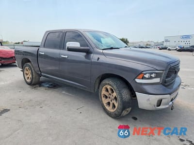 Czwarte zdjęcie samochodu z boku: 2017 RAM 1500 LARAMIE VIN:1C6RR7NMXHS873621 - miniatura