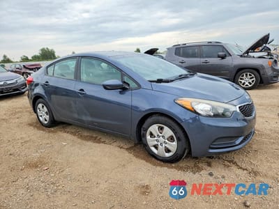 Czwarte zdjęcie samochodu z boku: 2016 KIA FORTE LX VIN:KNAFK4A69G5569597 - miniatura
