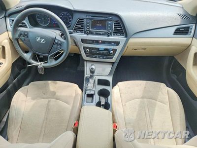 Zdjęcie 8 z 12 samochodu: 2015 HYUNDAI SONATA SE VIN:5NPE24AF1FH240924 - miniatura