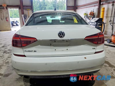 Zdjęcie 6 z 12 samochodu: 2018 VOLKSWAGEN PASSAT SE VIN:1VWBA7A36JC021889 - miniatura