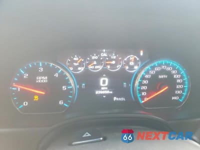 Zdjęcie 9 z 13 samochodu: 2017 CHEVROLET SUBURBAN K1500 LT VIN:1GNSKHKC6HR308121 - miniatura