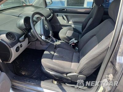 Zdjęcie 7 z 12 samochodu: 2004 VOLKSWAGEN NEW BEETLE GLS VIN:3VWCK31C44M412343 - miniatura