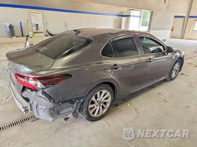 Trzecie zdjęcie samochodu z tyłu: 2023 TOYOTA CAMRY LE VIN:4T1C11AK8PU090626 - miniatura