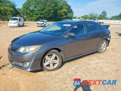 2013 TOYOTA CAMRY SE 4T1BF1FK5DU697567 - główne zdjęcie licytacji z USA - miniatura