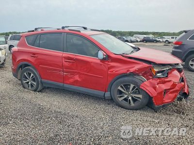 Czwarte zdjęcie samochodu z boku: 2017 TOYOTA RAV4 XLE VIN:JTMWFREVXHJ147076 - miniatura