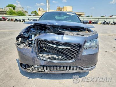 Piąte zdjęcie samochodu w środku: 2018 CHRYSLER 300 S VIN:2C3CCAGG9JH267779 - miniatura