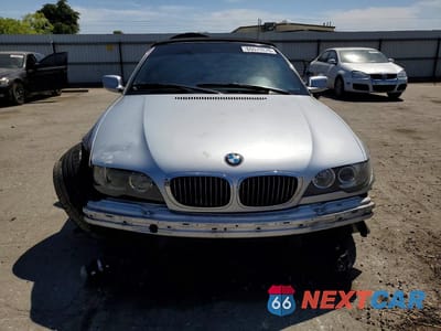 Piąte zdjęcie samochodu w środku: 2004 BMW 325 CI VIN:WBABW33464PL28458 - miniatura
