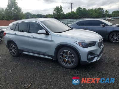 Czwarte zdjęcie samochodu z boku: 2020 BMW X1 XDRIVE28I VIN:WBXJG9C00L5P61475 - miniatura