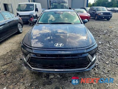 Piąte zdjęcie samochodu w środku: 2024 HYUNDAI SONATA HYBRID SEL VIN:KMHL34JJ2RA094694 - miniatura